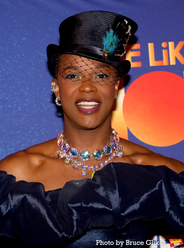 Photos: SOME LIKE IT HOT Cast Strikes a Pose on Opening Night Image