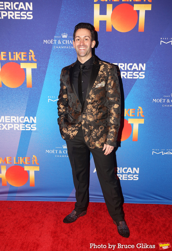 Photos: SOME LIKE IT HOT Cast Strikes a Pose on Opening Night Image
