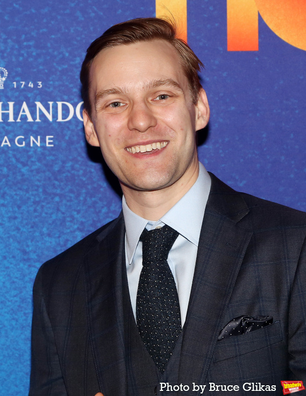 Photos: SOME LIKE IT HOT Cast Strikes a Pose on Opening Night Image