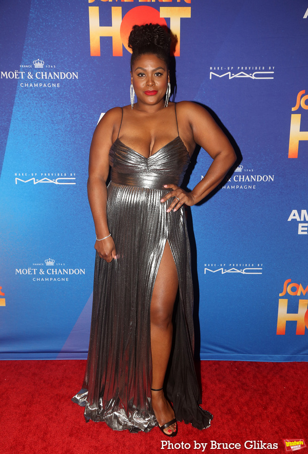 Photos: SOME LIKE IT HOT Cast Strikes a Pose on Opening Night Image