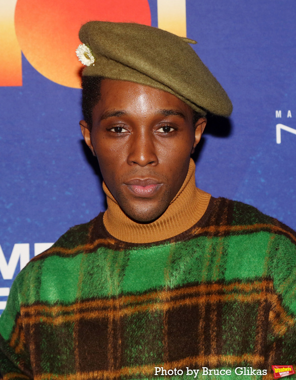 Photos: SOME LIKE IT HOT Cast Strikes a Pose on Opening Night Image