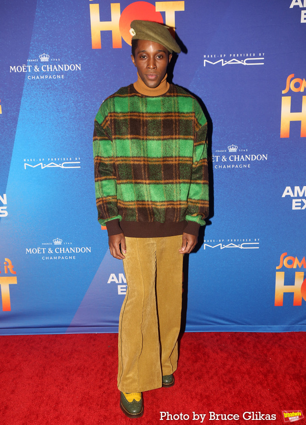 Photos: SOME LIKE IT HOT Cast Strikes a Pose on Opening Night Image