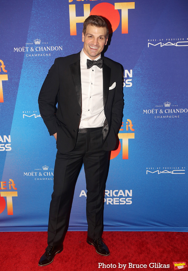 Photos: SOME LIKE IT HOT Cast Strikes a Pose on Opening Night Image