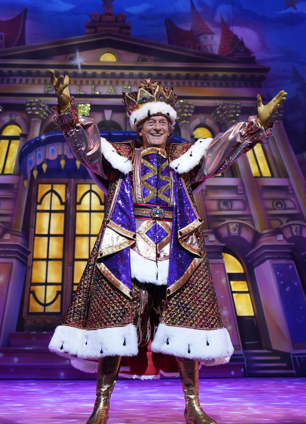 Photos: First Look at JACK AND THE BEANSTALK at the London Palladium Image