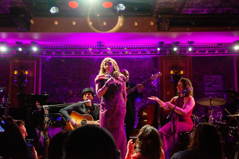 Review: Vanessa Williams Makes THE DIAMOND SERIES At 54 Below Shine Bright As The Biggest Star In The Sky 