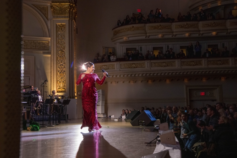 Review: Jessica Vosk GET HAPPY Gives Carnegie Hall A Merry Little Christmas 