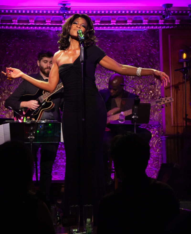 Review: Nicole Henry Brings Warmth And Wonder to 54 Below With WHEN I THINK OF HOME Image