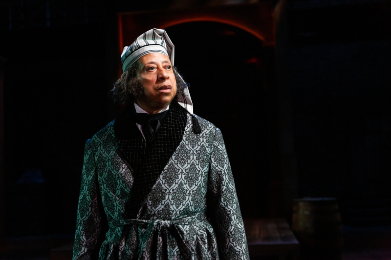 Review: The Traditional A CHRISTMAS CAROL Enraptures Audiences With Its Exciting, New Telling at The Alley Theatre  Image