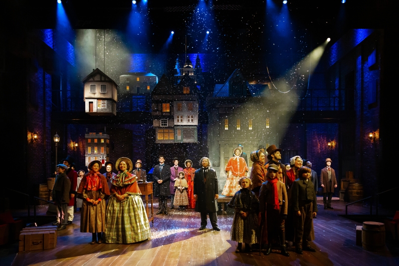 Review: The Traditional A CHRISTMAS CAROL Enraptures Audiences With Its Exciting, New Telling at The Alley Theatre 