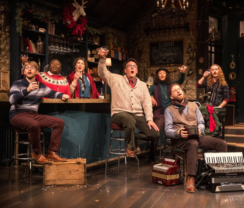 Review: CHRISTMAS AT THE LOCAL at Theatre Latte Da Image