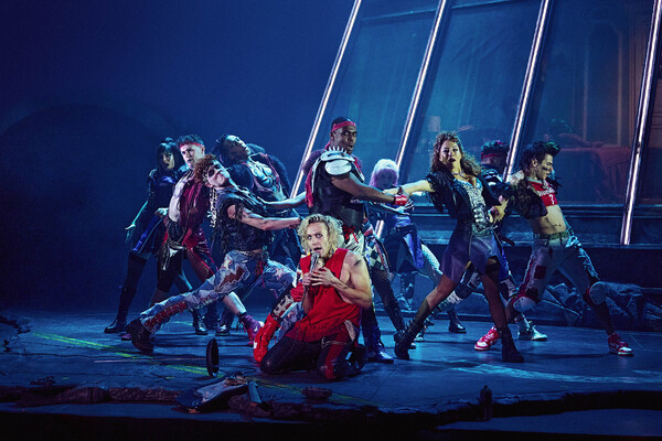 Photos: First Look at the International Tour of BAT OUT OF HELL Image