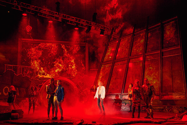 Photos: First Look at the International Tour of BAT OUT OF HELL Image