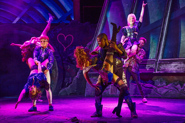 Photos: First Look at the International Tour of BAT OUT OF HELL Image