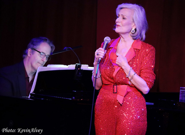 Photos: Karen Mason Celebrates CHRISTMAS! CHRISTMAS! CHRISTMAS! At Birdland Image