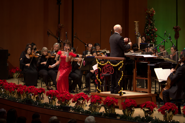 Photos: Broadway & Opera Star N'Kenge Dazzles With Houston Symphony In A VERY MERRY POPS Image