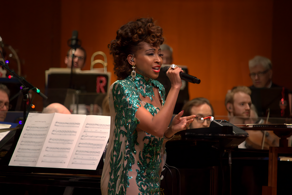 Photos: Broadway & Opera Star N'Kenge Dazzles With Houston Symphony In A VERY MERRY POPS 