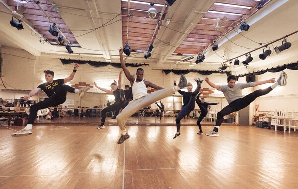 Photos: Go Inside Rehearsals for DIRTY DANCING in the West End Image
