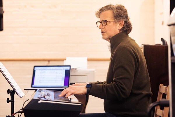 Photos: Go Inside Rehearsals for DIRTY DANCING in the West End Image