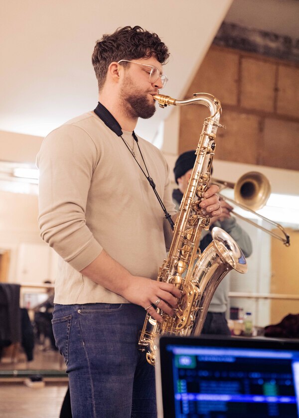 Photos: Go Inside Rehearsals for DIRTY DANCING in the West End Image