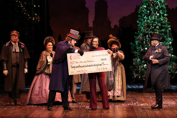 Photos: A CHRISTMAS CAROL At Ford's Theatre Collects Over $47,000 On Behalf Of For Love Of Children 