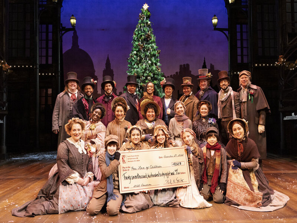 Photos: A CHRISTMAS CAROL At Ford's Theatre Collects Over $47,000 On Behalf Of For Love Of Children 