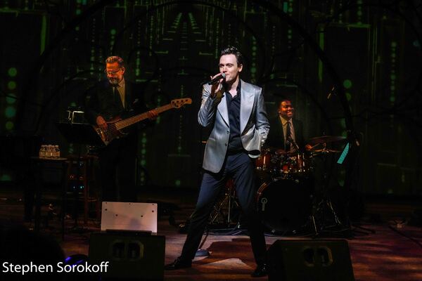 Photos: Erich Bergen Rings in the New Year at the Wick Theatre 