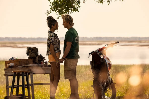 Photos: First Look at OUTER BANKS Season Three on Netflix 