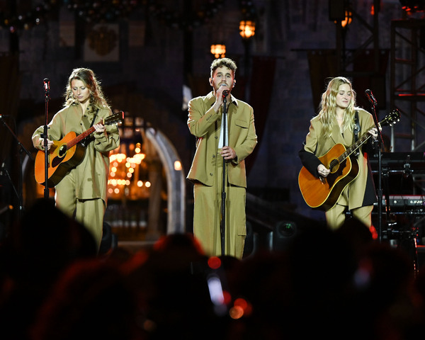 Photos: Ben Platt, Billy Porter & More Celebrate 2023 on NEW YEAR'S ROCKIN' EVE Image