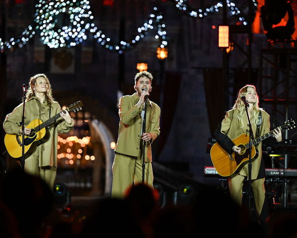 Photos: Ben Platt, Billy Porter & More Celebrate 2023 on NEW YEAR'S ROCKIN' EVE Image
