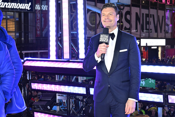 Photos: Ben Platt, Billy Porter & More Celebrate 2023 on NEW YEAR'S ROCKIN' EVE Image