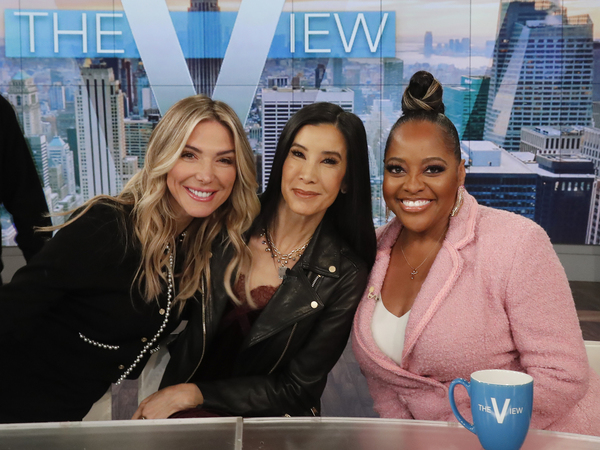 Photos: THE VIEW Co-Hosts Reunite to Honor Barbara Walters Image