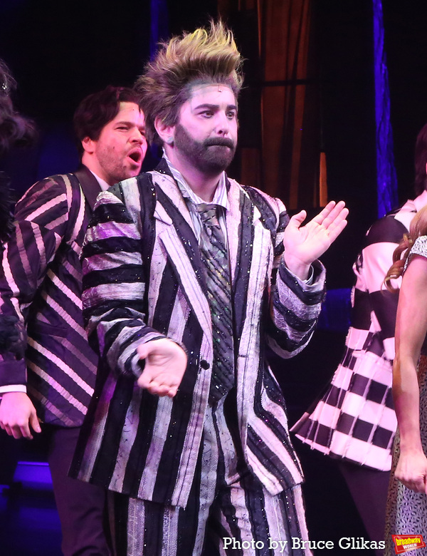 Photos: The Cast of BEETLEJUICE Take Their Closing Night Curtain Call Image