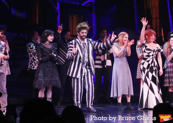 Photos: The Cast of BEETLEJUICE Take Their Closing Night Curtain Call Image
