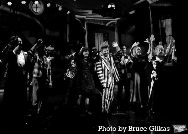 Photos: The Cast of BEETLEJUICE Take Their Closing Night Curtain Call Image