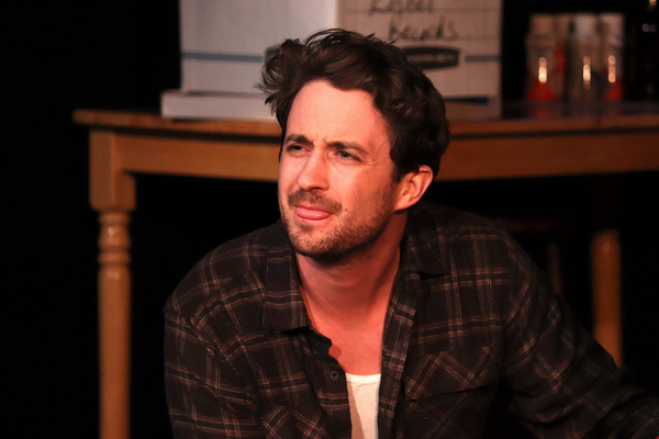 Photos: First Look At THE DOG SHOW At The Players Theatre Image