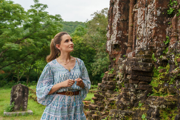 Photos: First Look at A TOURIST'S GUIDE TO LOVE Featuring Andrew Barth Feldman & Morgan Dudley Image