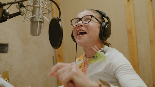 Tovah Feldshuh Photo