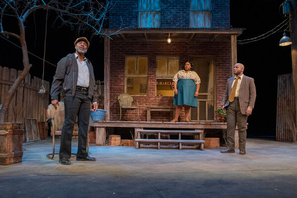 Photos: First Look at FENCES at Omaha Community Playhouse 