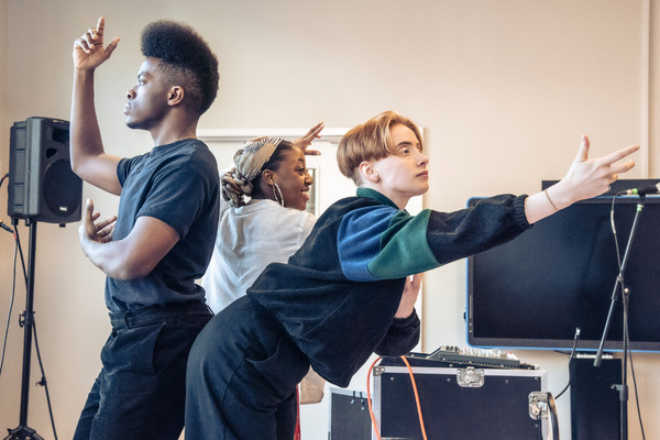 Photos: First Look at BIRDS AND BEES UK Tour in Rehearsal 