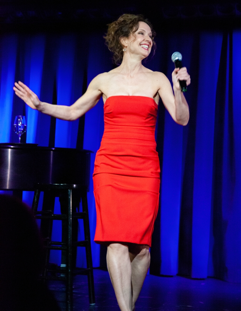 Photos: Jean Louisa Kelly Makes Solo Show Debut In ANYTHING CAN HAPPEN at The Laurie Beechman Theatre 