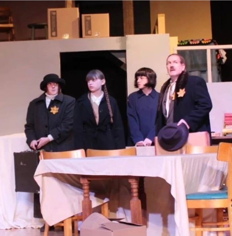 Review: THE DIARY OF ANNE FRANK at Twin Lakes Playhouse 