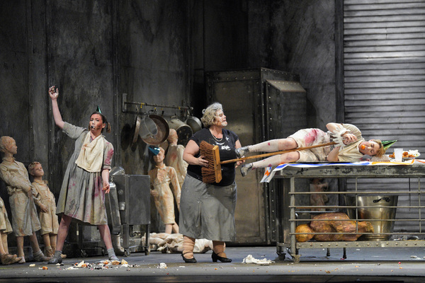 Photos: First Look at HANSEL AND GRETEL at Lyric Opera of Chicago Image