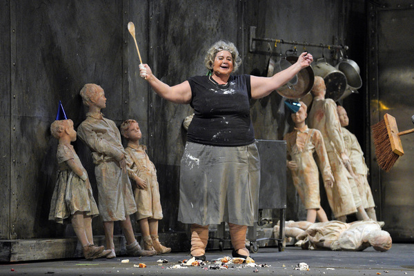 Photos: First Look at HANSEL AND GRETEL at Lyric Opera of Chicago Image