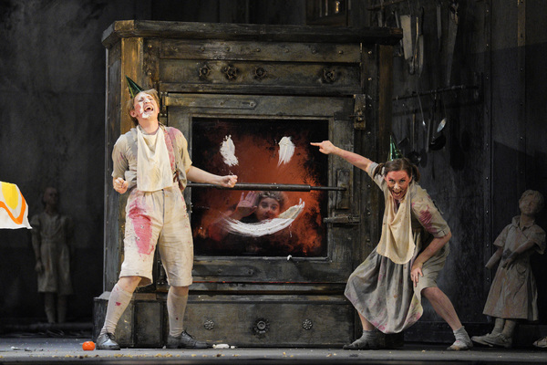 Photos: First Look at HANSEL AND GRETEL at Lyric Opera of Chicago Image