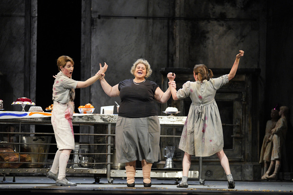 Photos: First Look at HANSEL AND GRETEL at Lyric Opera of Chicago Image