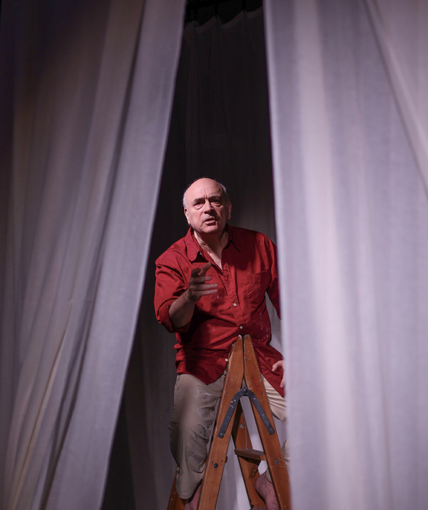 Photos: First Look at Peter Tate in PICASSO at The Playground Theatre Image