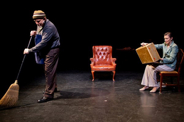 Photos: First Look at the World Premiere of HOW TO LIVE at LABA 