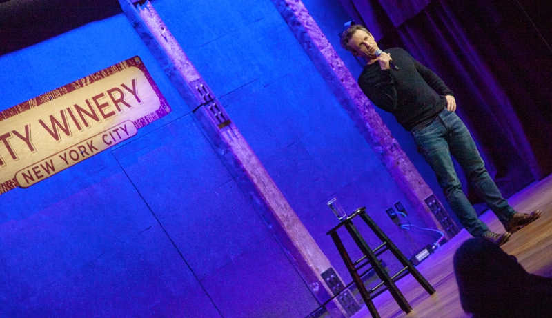 Review: Seth Meyers Is Comedy In A Bag Doing Comedy In A Winery In SETH MEYERS AT CITY WINERY 