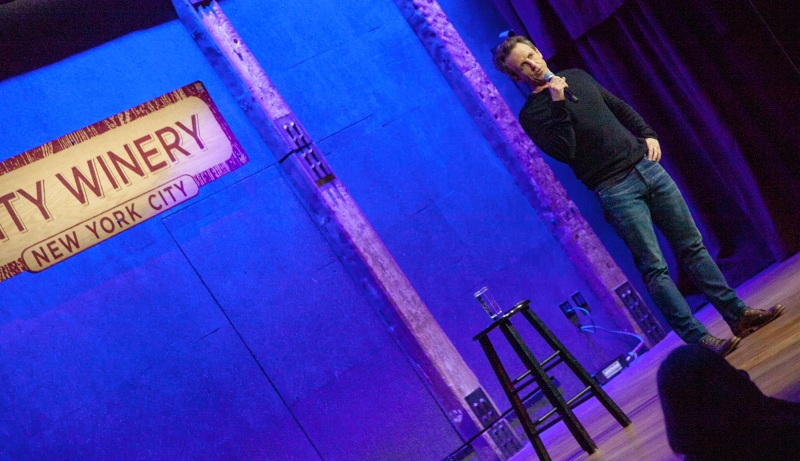 Review: Seth Meyers Is Comedy In A Bag Doing Comedy In A Winery In SETH MEYERS AT CITY WINERY Image