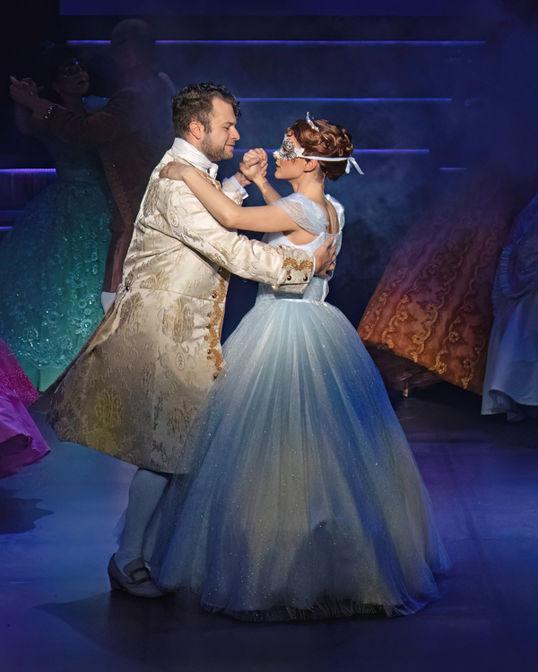 Photos: First Look at Sandra Mae Frank & More in ASL & Spoken English Production of CINDERELLA Image